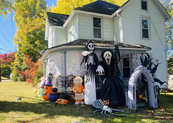 ghosts and gobblens